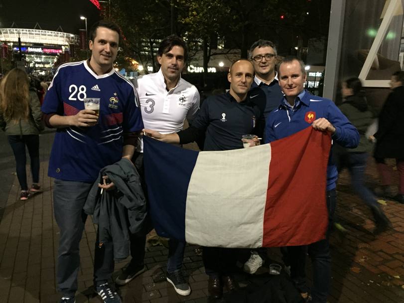 Tifosi francesi fuori da Wembley 